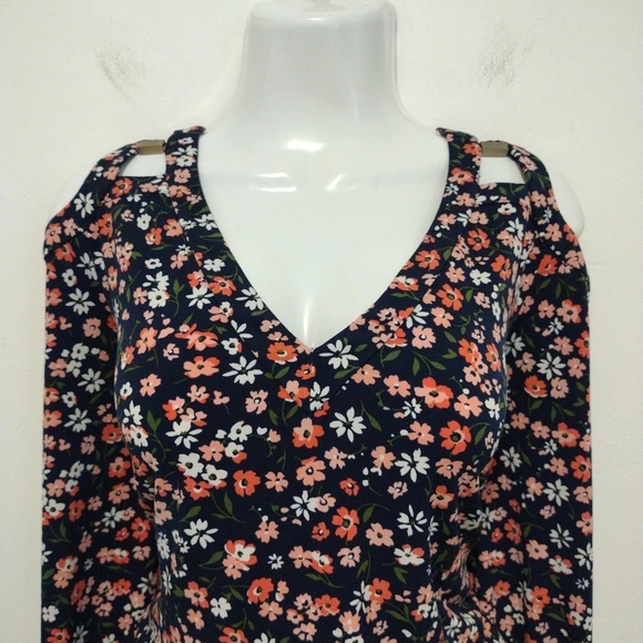 Michael Kors - Floral Cold Shoulder Blouse - Picture 2 of 16